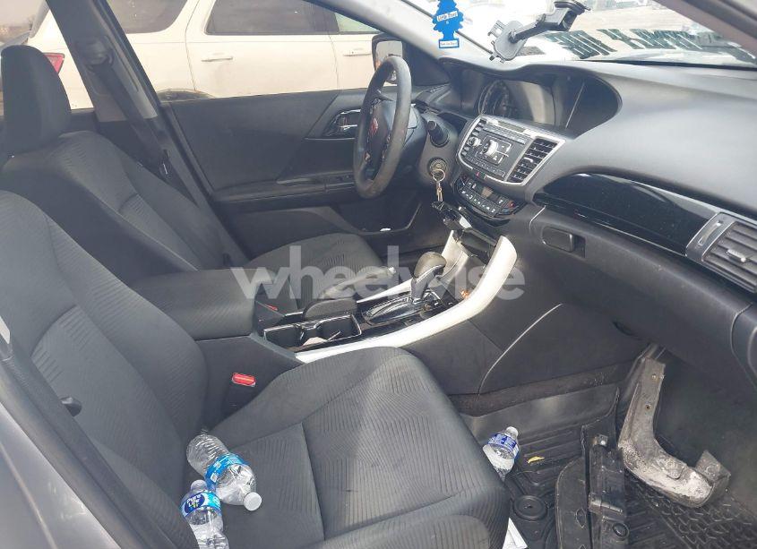 Photo 5 of 2017 Honda Accord LX (VIN 1HGCR2F32HA003098)