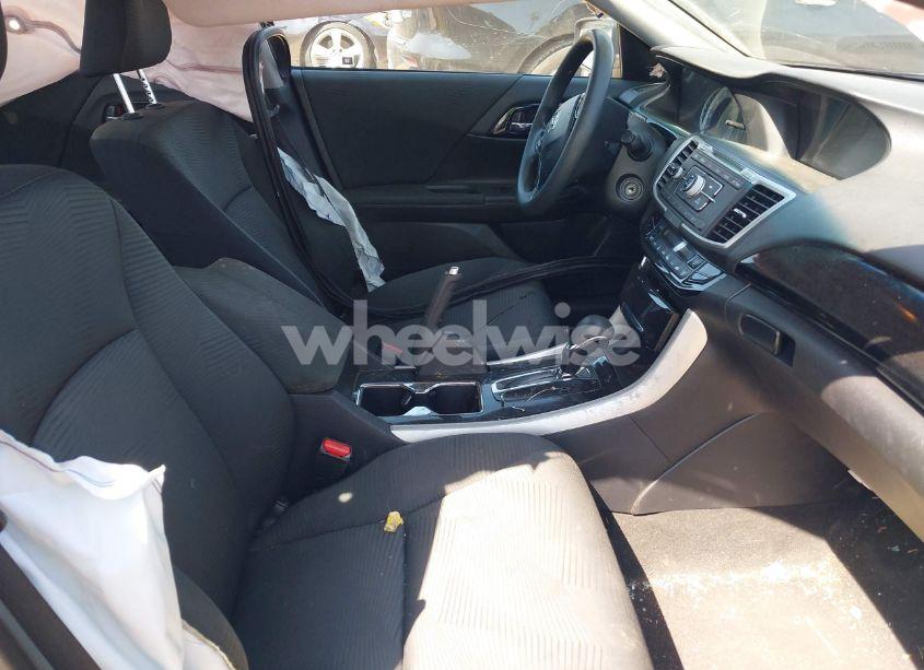 Photo 5 of 2017 Honda Accord LX (VIN 1HGCR2F32HA078464)