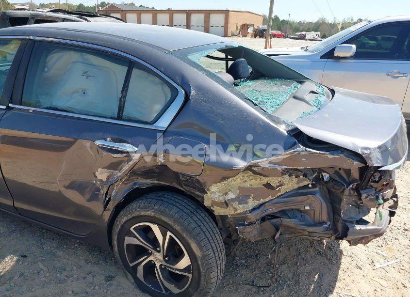 Photo 6 of 2017 Honda Accord LX (VIN 1HGCR2F32HA078464)