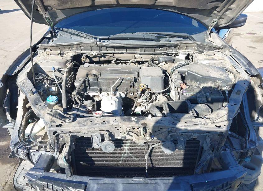 Photo 10 of 2017 Honda Accord LX (VIN 1HGCR2F32HA136766)