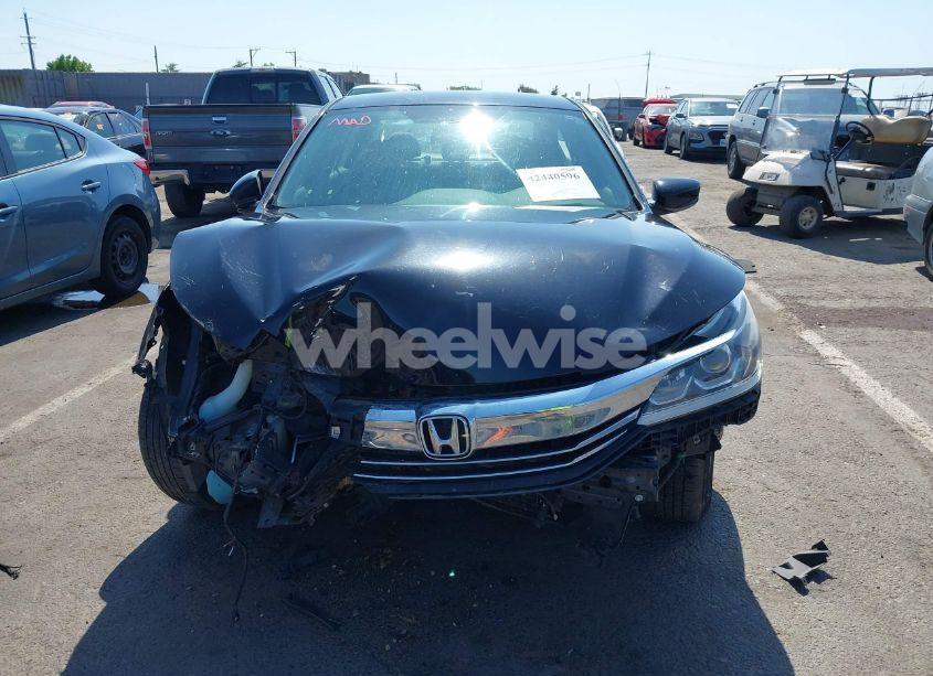 Photo 13 of 2017 Honda Accord LX (VIN 1HGCR2F32HA181397)
