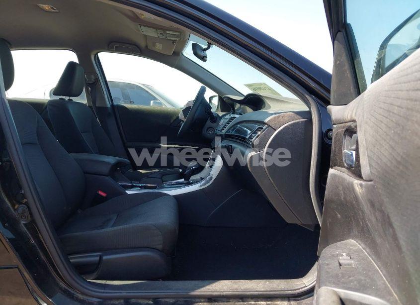 Photo 5 of 2017 Honda Accord LX (VIN 1HGCR2F32HA181397)