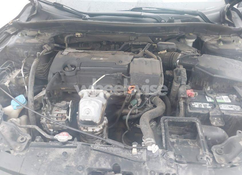 Photo 10 of 2017 Honda Accord LX (VIN 1HGCR2F32HA221090)