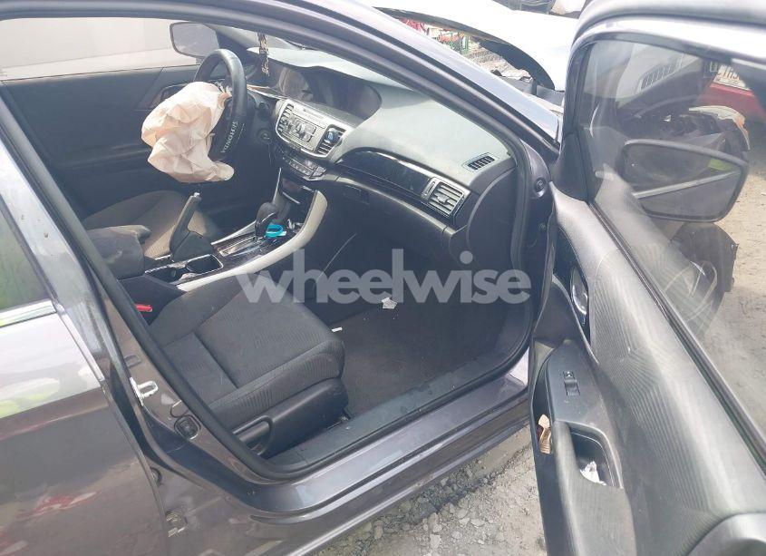 Photo 5 of 2017 Honda Accord LX (VIN 1HGCR2F32HA291365)