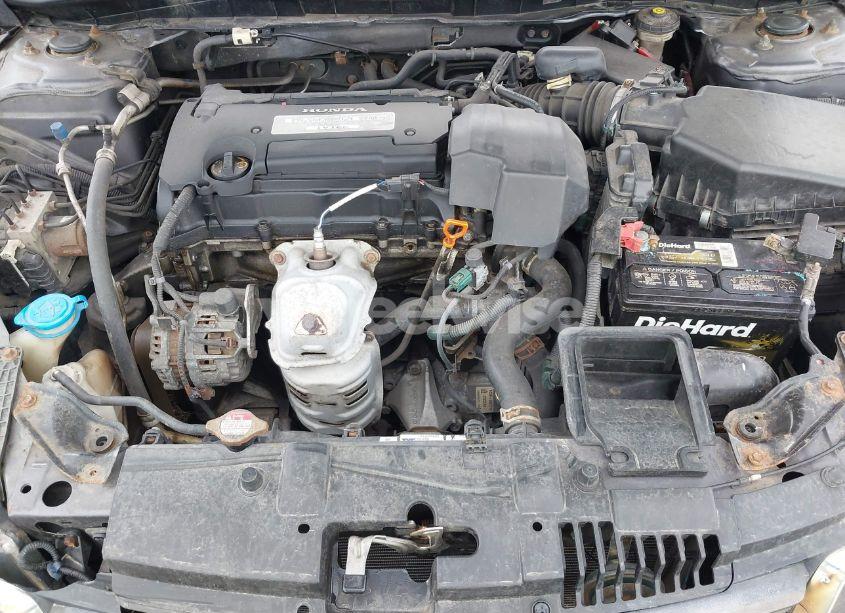 Photo 10 of 2013 Honda Accord LX (VIN 1HGCR2F33DA005839)