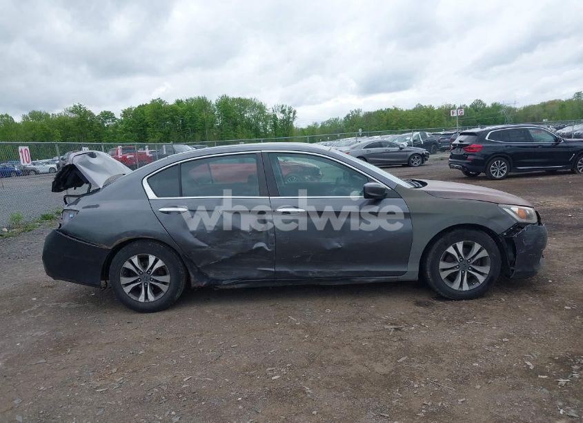 Photo 13 of 2013 Honda Accord LX (VIN 1HGCR2F33DA005839)
