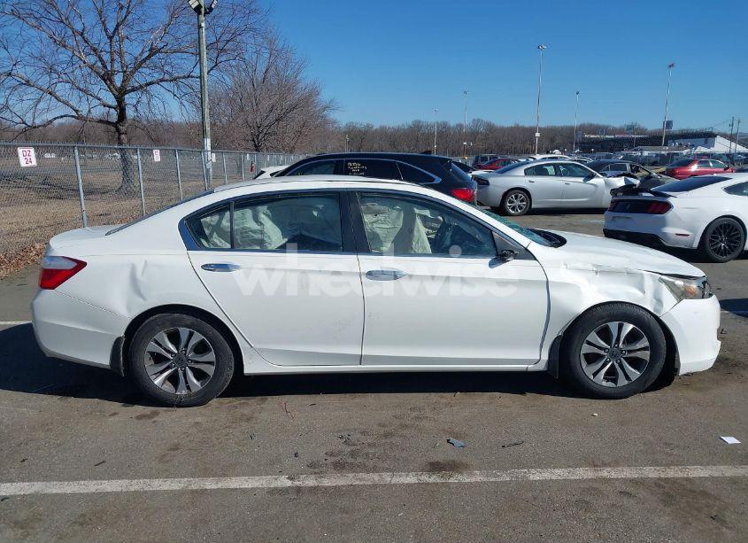 Photo 13 of 2013 Honda Accord LX (VIN 1HGCR2F33DA030093)