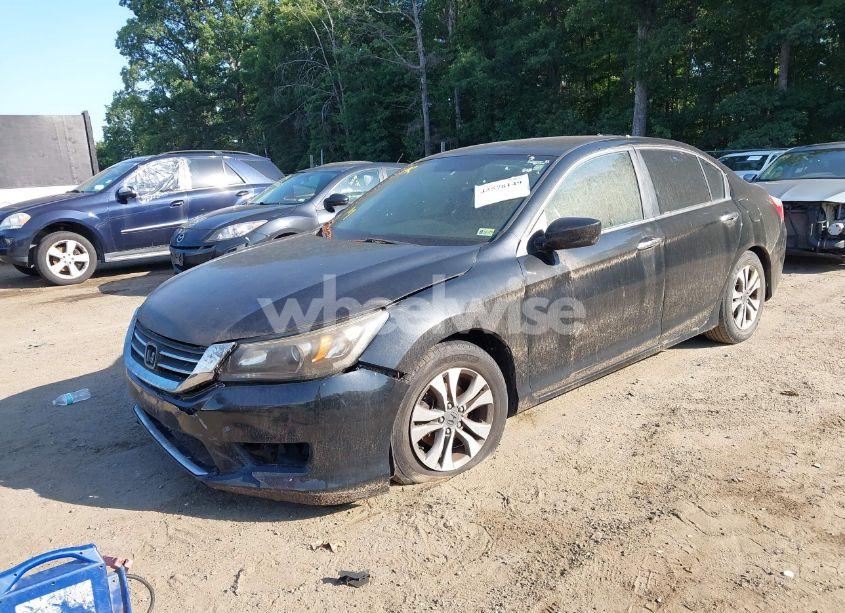 Photo 2 of 2013 Honda Accord LX (VIN 1HGCR2F33DA072280)