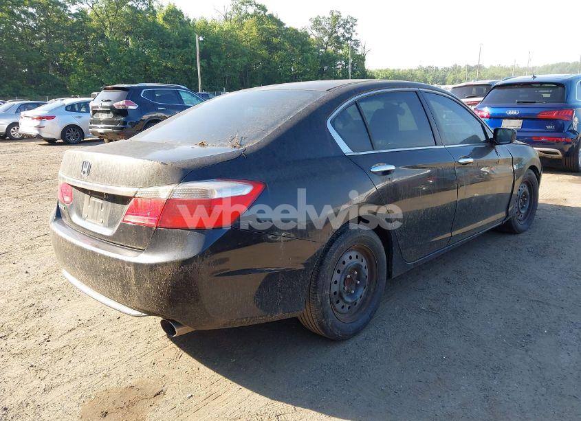 Photo 4 of 2013 Honda Accord LX (VIN 1HGCR2F33DA072280)