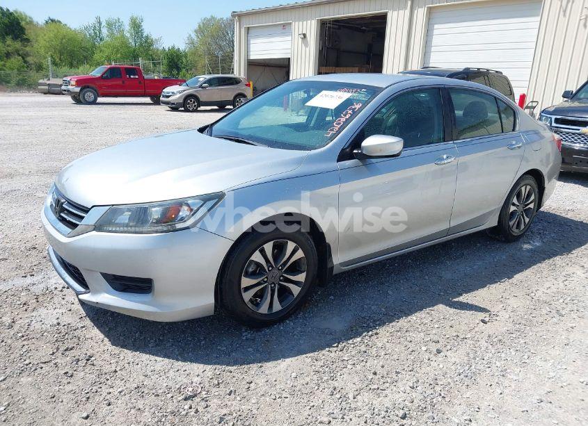 Photo 2 of 2013 Honda Accord LX (VIN 1HGCR2F33DA084493)
