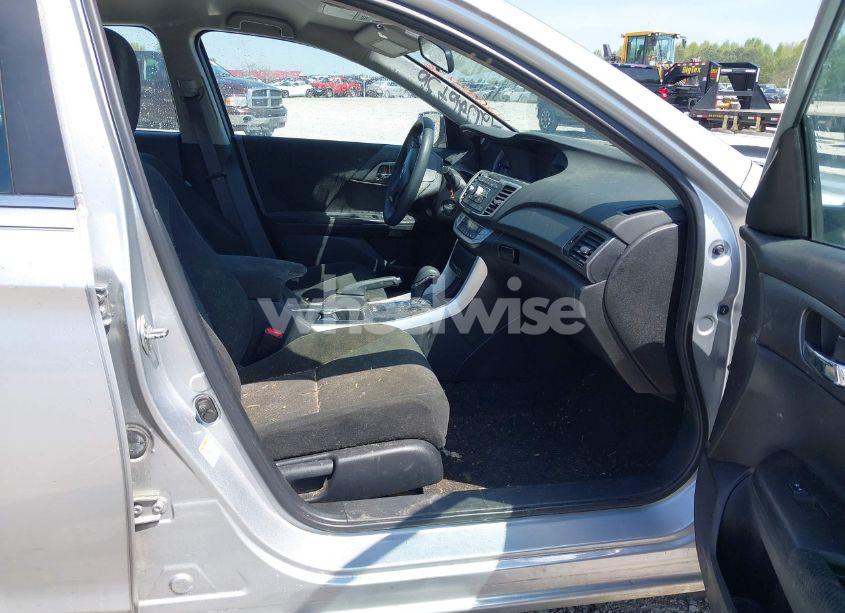 Photo 5 of 2013 Honda Accord LX (VIN 1HGCR2F33DA084493)