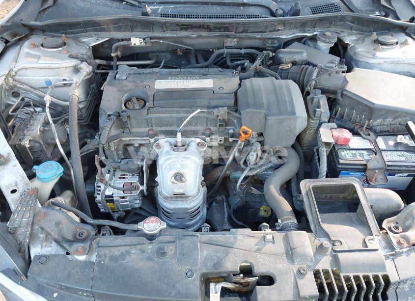 Photo 10 of 2013 Honda Accord LX (VIN 1HGCR2F33DA087300)