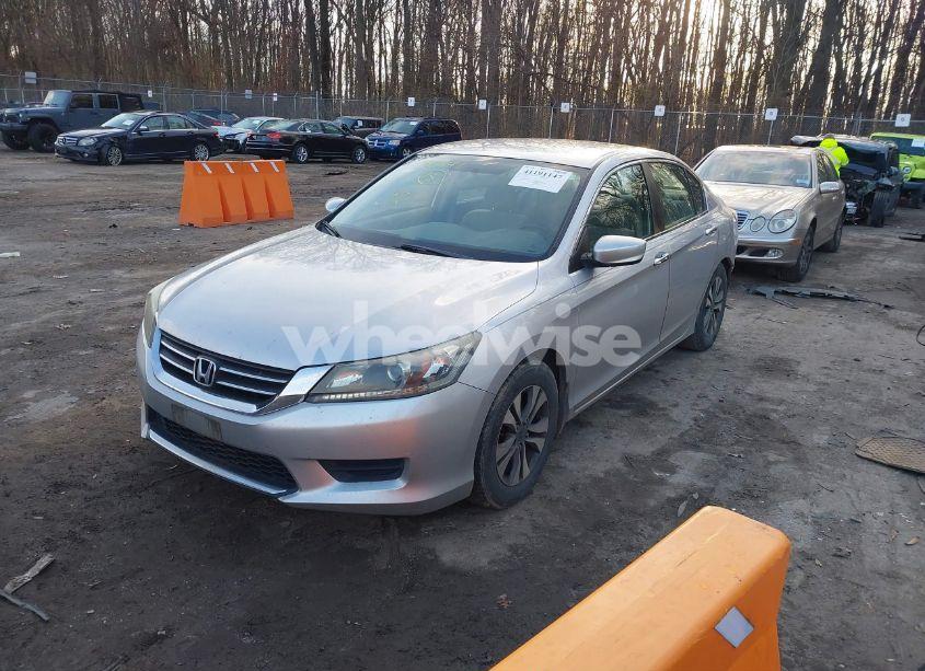 Photo 2 of 2013 Honda Accord LX (VIN 1HGCR2F33DA135264)