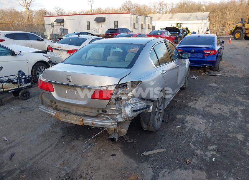 Photo 4 of 2013 Honda Accord LX (VIN 1HGCR2F33DA135264)