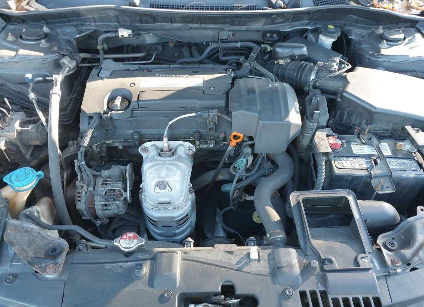 Photo 10 of 2013 Honda Accord LX (VIN 1HGCR2F33DA141193)