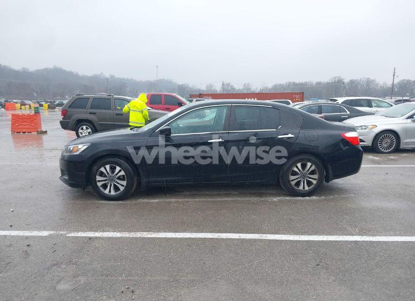 Photo 14 of 2013 Honda Accord LX (VIN 1HGCR2F33DA270518)