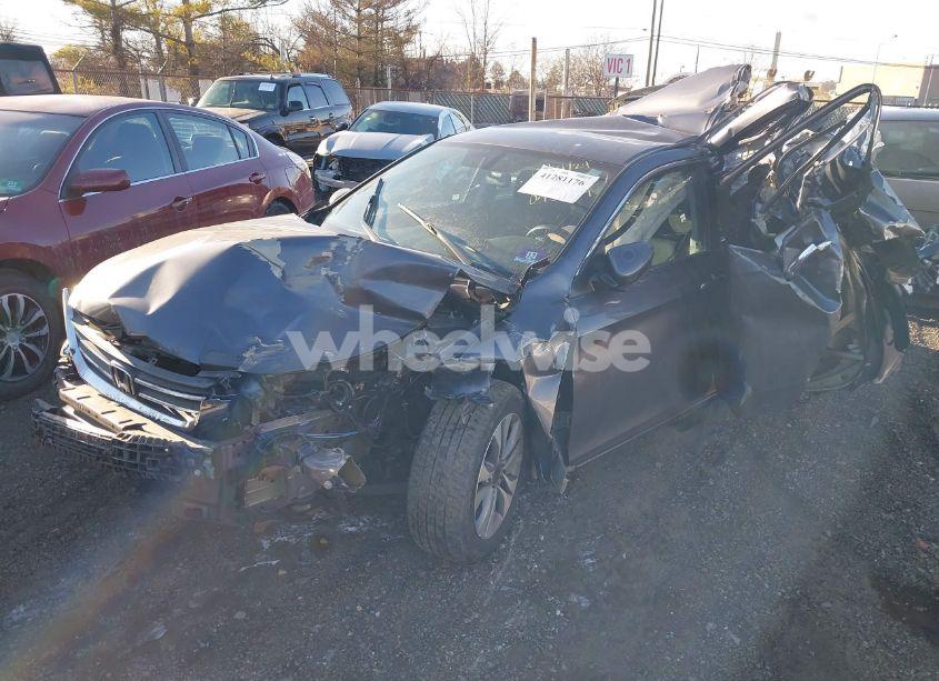 Photo 2 of 2014 Honda Accord LX (VIN 1HGCR2F33EA045744)