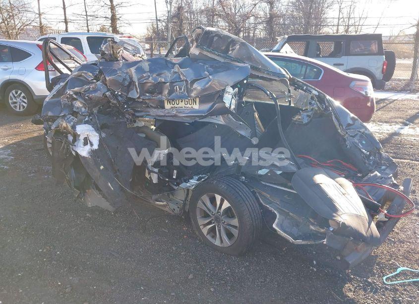 Photo 3 of 2014 Honda Accord LX (VIN 1HGCR2F33EA045744)