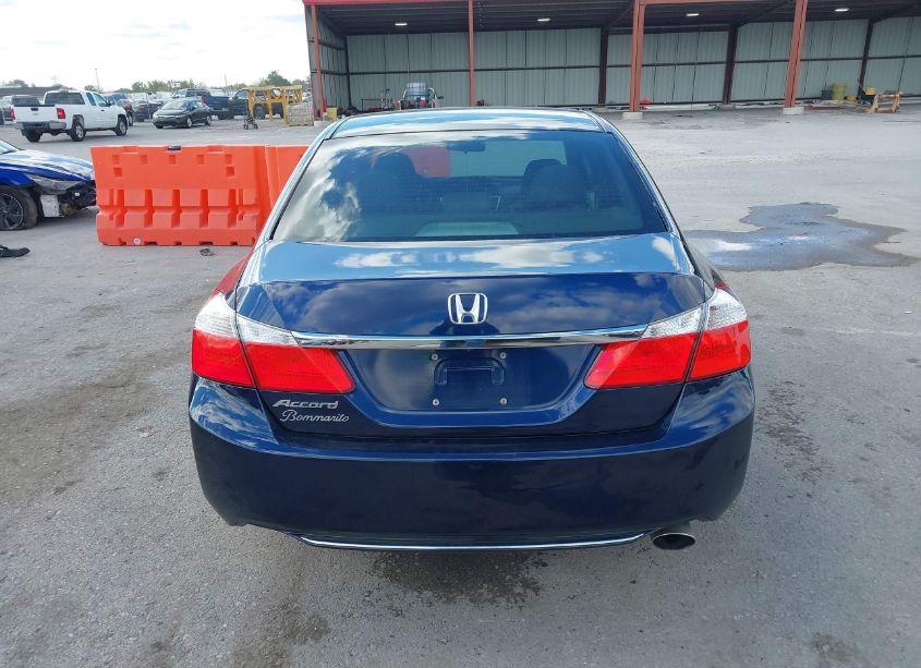 Photo 16 of 2015 Honda Accord LX (VIN 1HGCR2F33FA001776)