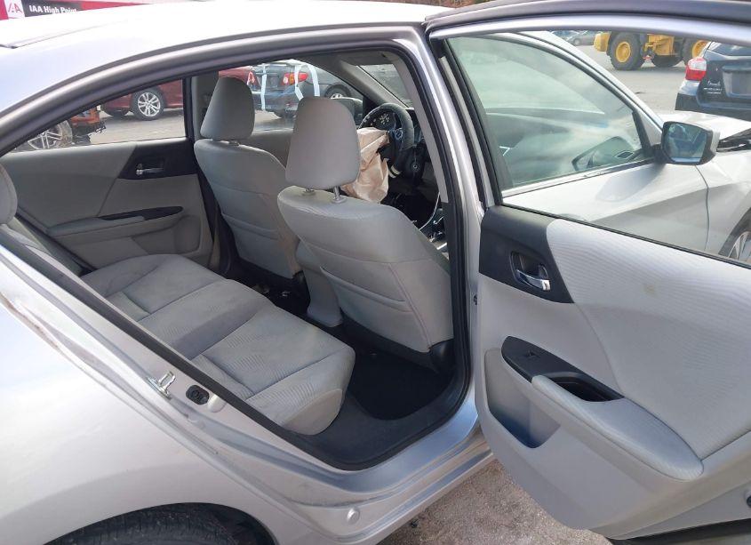 Photo 8 of 2015 Honda Accord LX (VIN 1HGCR2F33FA010011)