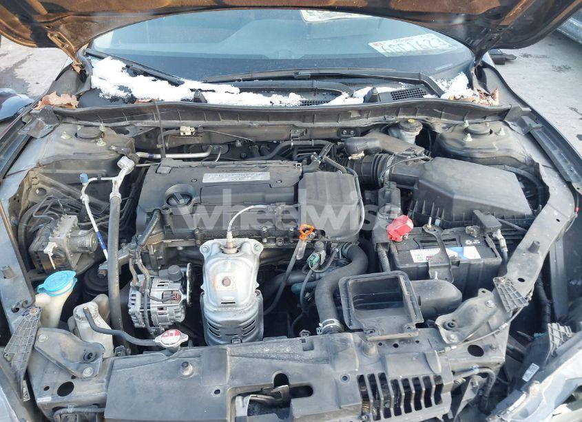 Photo 10 of 2015 Honda Accord LX (VIN 1HGCR2F33FA019808)