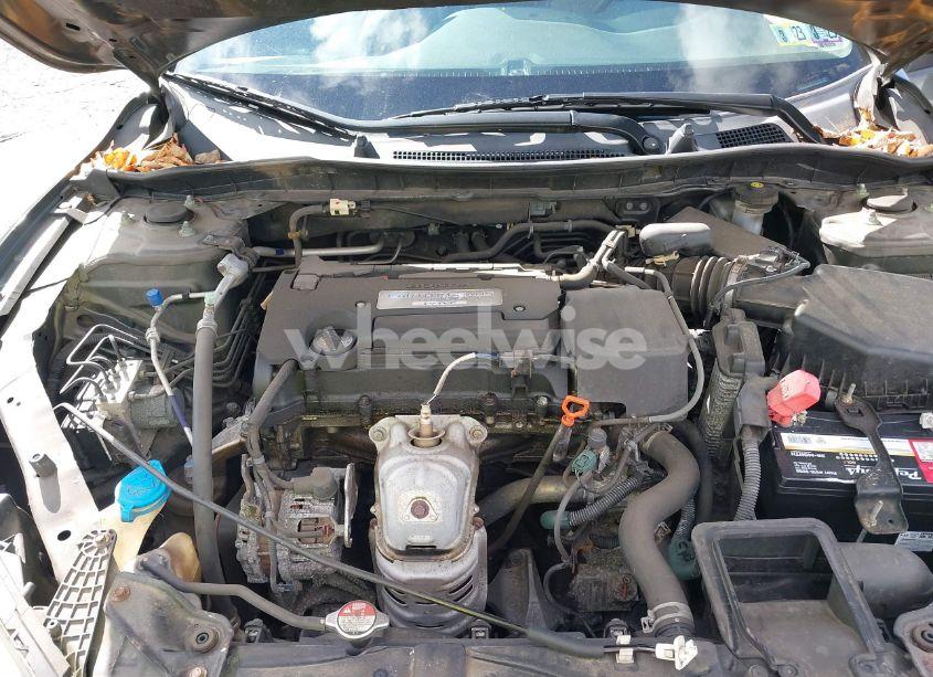 Photo 10 of 2015 Honda Accord LX (VIN 1HGCR2F33FA110495)