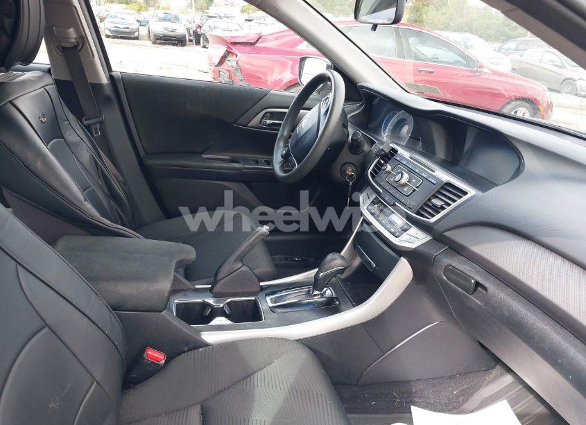 Photo 5 of 2015 Honda Accord LX (VIN 1HGCR2F33FA110495)