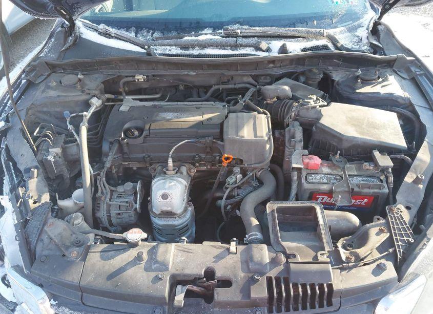 Photo 10 of 2015 Honda Accord LX (VIN 1HGCR2F33FA136045)