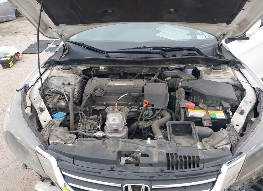 Photo 10 of 2015 Honda Accord LX (VIN 1HGCR2F33FA138636)