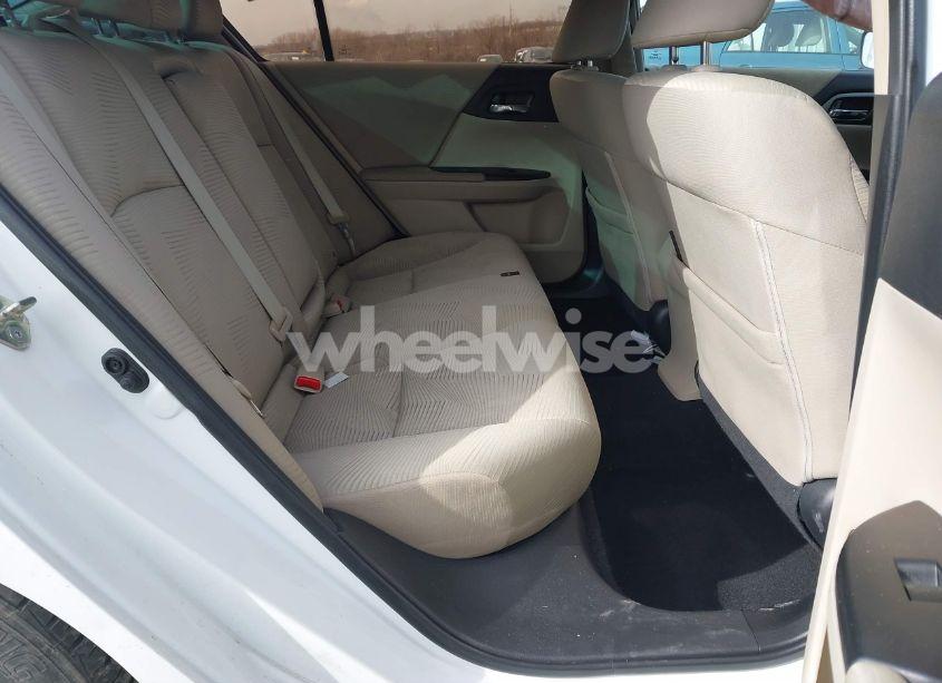 Photo 8 of 2015 Honda Accord LX (VIN 1HGCR2F33FA182118)