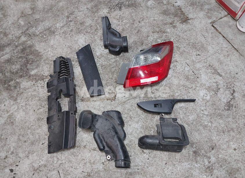 Photo 11 of 2015 Honda Accord LX (VIN 1HGCR2F33FA187383)