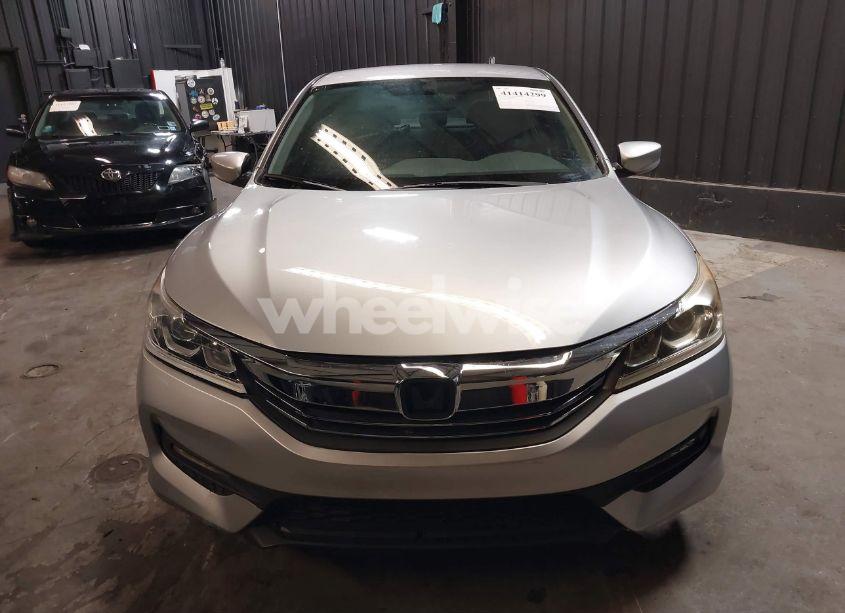 Photo 12 of 2015 Honda Accord LX (VIN 1HGCR2F33FA187383)