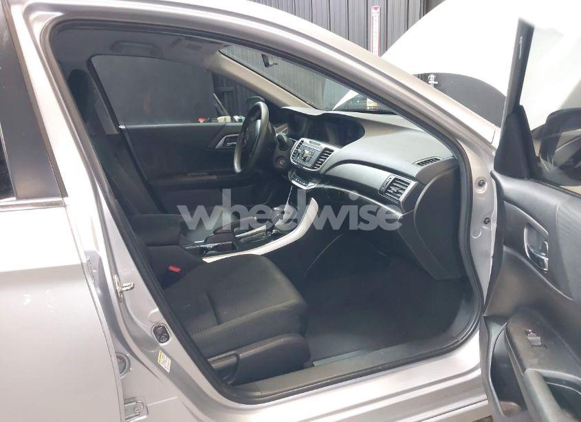 Photo 5 of 2015 Honda Accord LX (VIN 1HGCR2F33FA187383)