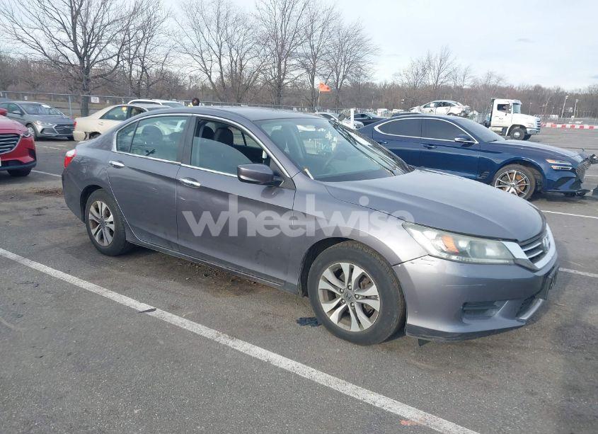2015 Honda Accord LX (VIN 1HGCR2F33FA208510) main photo