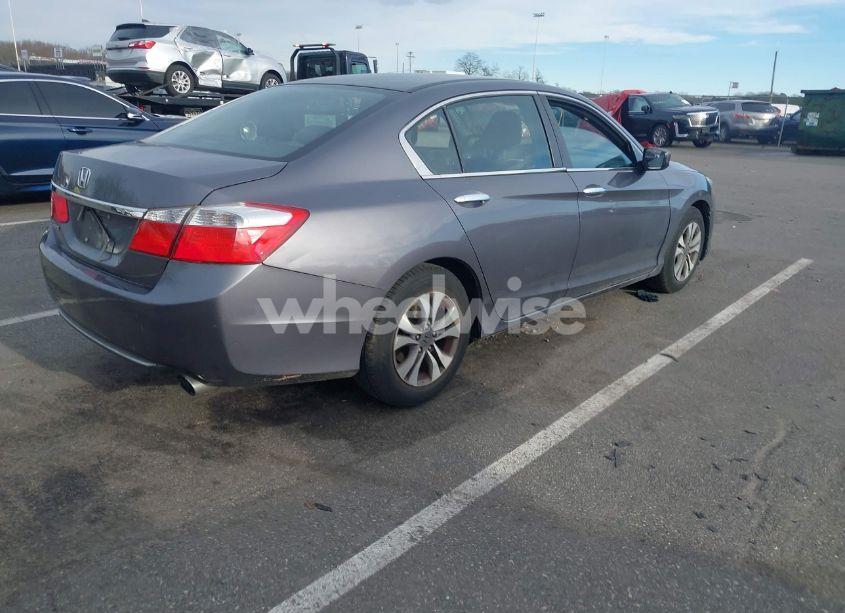 Photo 4 of 2015 Honda Accord LX (VIN 1HGCR2F33FA208510)