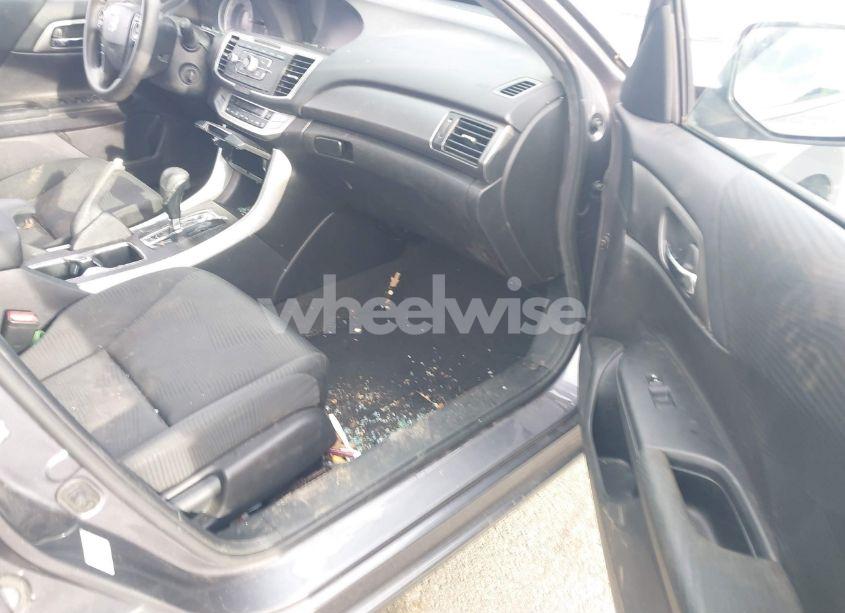 Photo 5 of 2015 Honda Accord LX (VIN 1HGCR2F33FA208510)