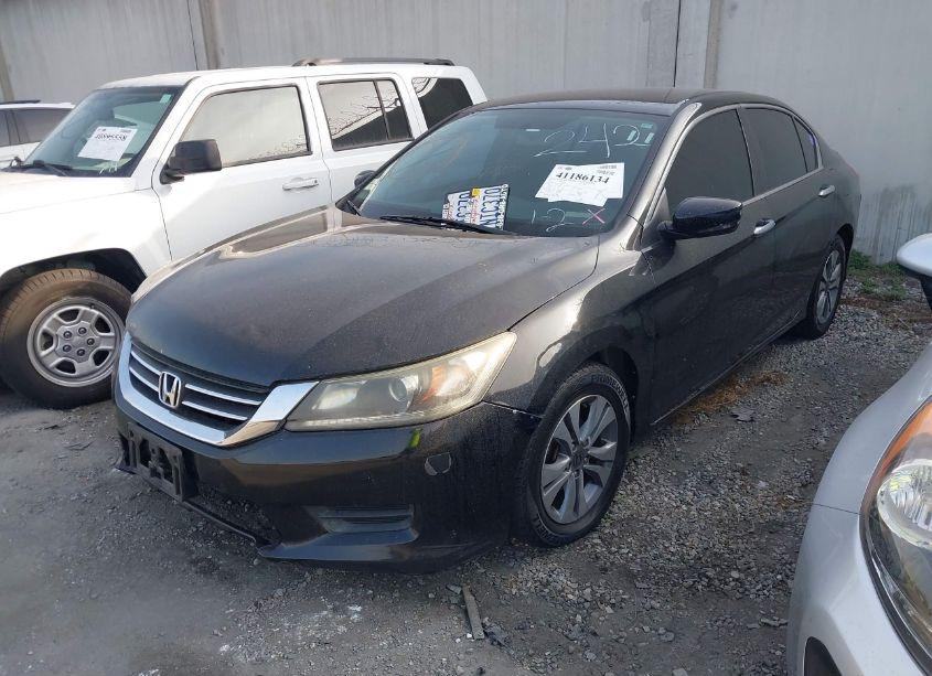 Photo 2 of 2015 Honda Accord LX (VIN 1HGCR2F33FA229566)