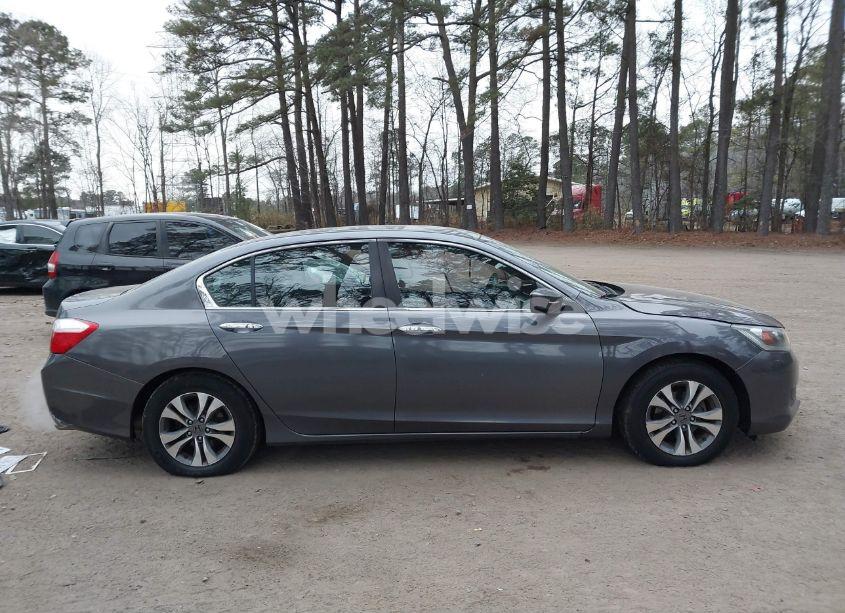 Photo 12 of 2015 Honda Accord LX (VIN 1HGCR2F33FA235884)