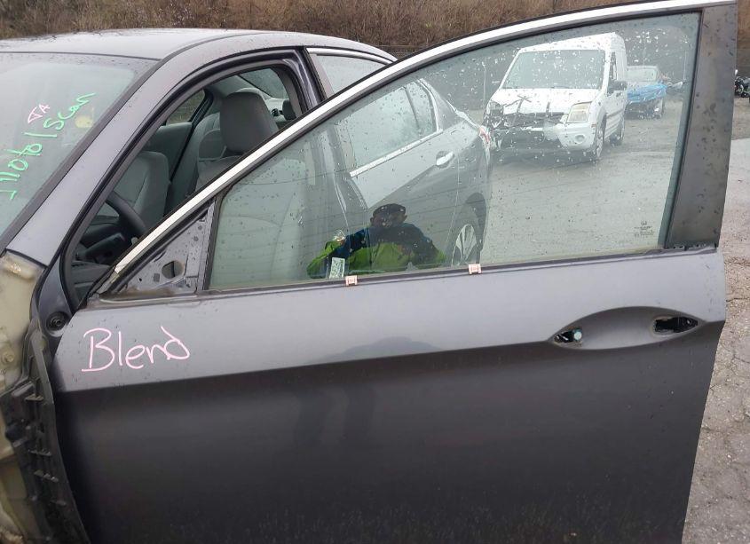 Photo 18 of 2015 Honda Accord LX (VIN 1HGCR2F33FA261479)