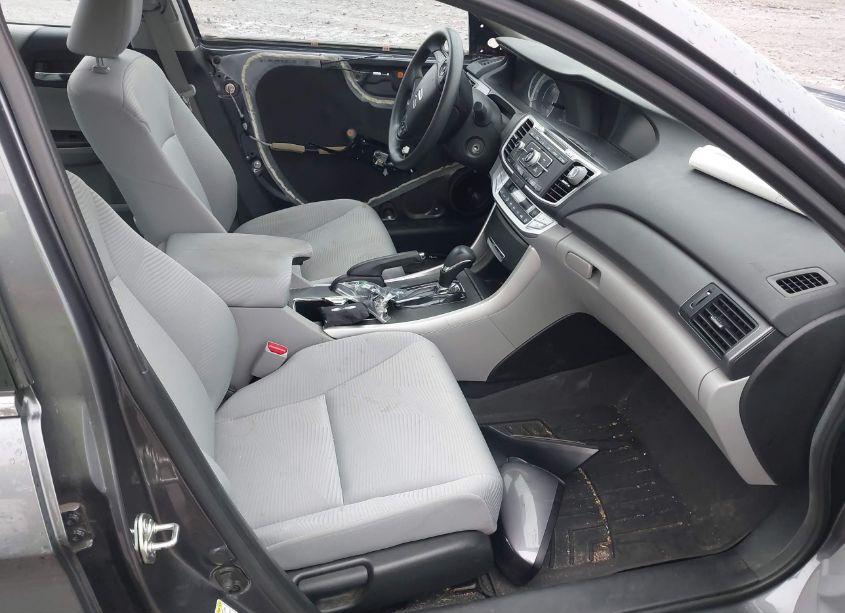 Photo 5 of 2015 Honda Accord LX (VIN 1HGCR2F33FA261479)