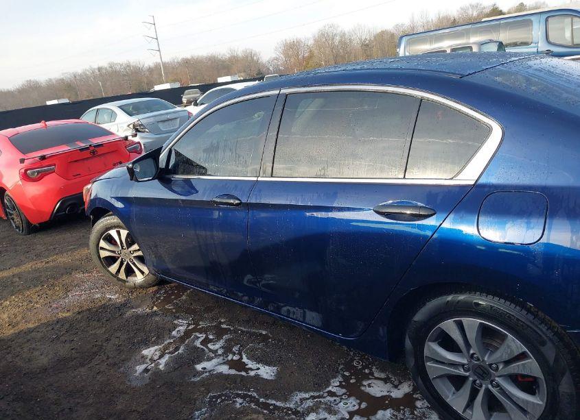 Photo 15 of 2015 Honda Accord LX (VIN 1HGCR2F33FA276421)