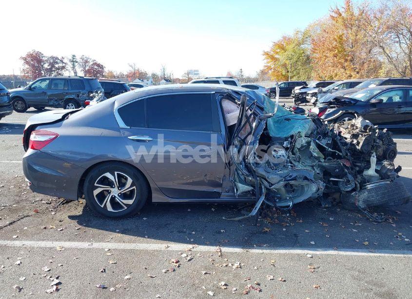 Photo 13 of 2016 Honda Accord LX (VIN 1HGCR2F33GA031006)