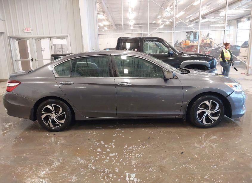 Photo 13 of 2016 Honda Accord LX (VIN 1HGCR2F33GA033113)