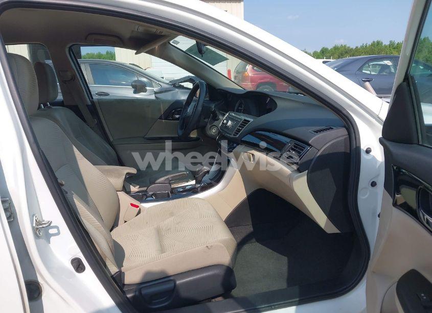 Photo 5 of 2016 Honda Accord LX (VIN 1HGCR2F33GA069951)