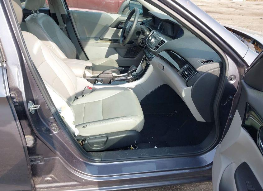 Photo 5 of 2016 Honda Accord LX (VIN 1HGCR2F33GA100132)