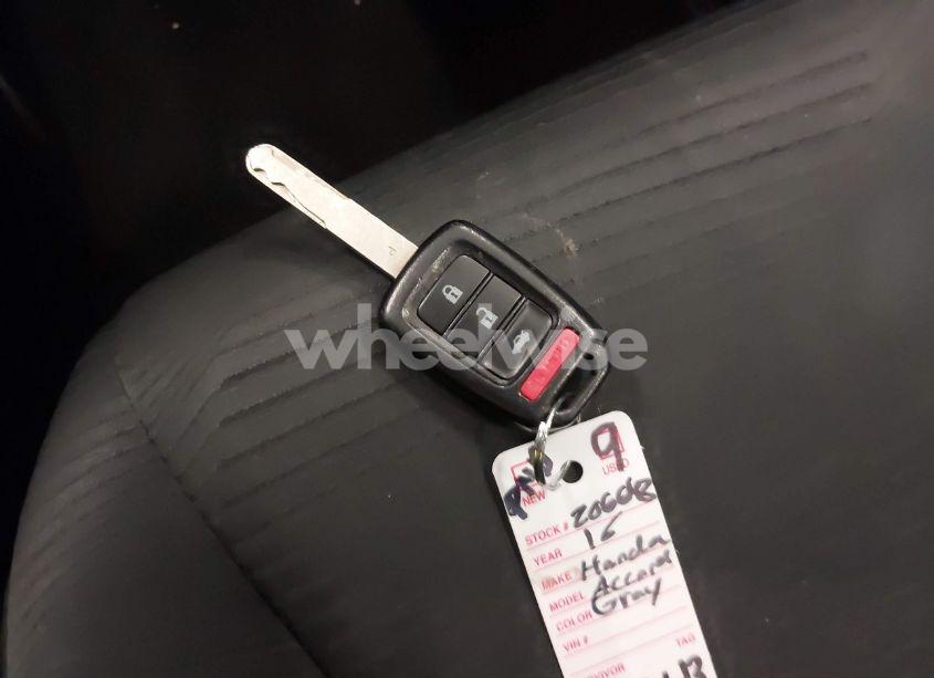 Photo 11 of 2016 Honda Accord LX (VIN 1HGCR2F33GA196974)