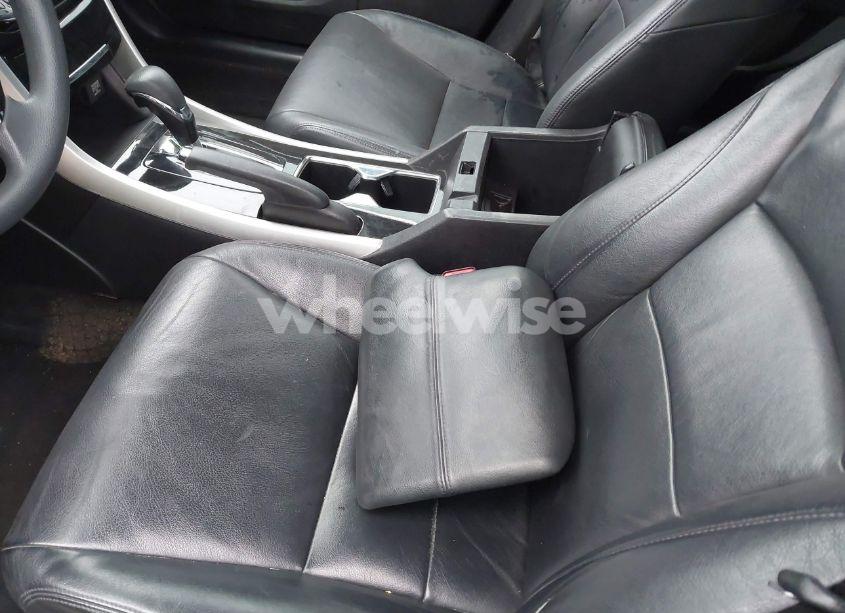 Photo 17 of 2016 Honda Accord LX (VIN 1HGCR2F33GA211408)