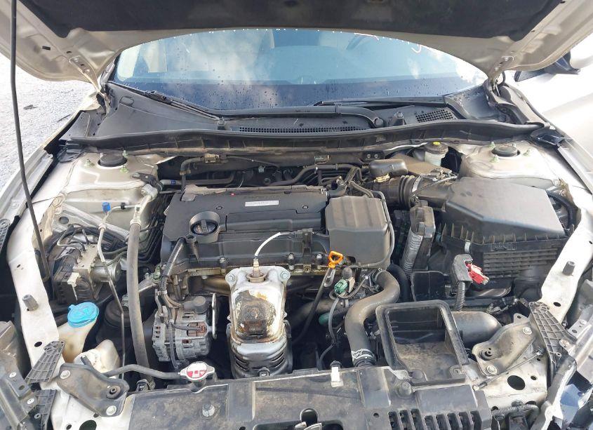 Photo 10 of 2017 Honda Accord LX (VIN 1HGCR2F33HA086587)