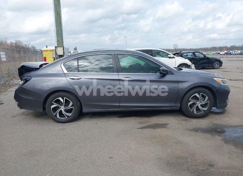 Photo 13 of 2017 Honda Accord LX (VIN 1HGCR2F33HA091322)