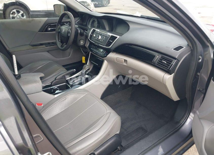 Photo 5 of 2017 Honda Accord LX (VIN 1HGCR2F33HA091322)